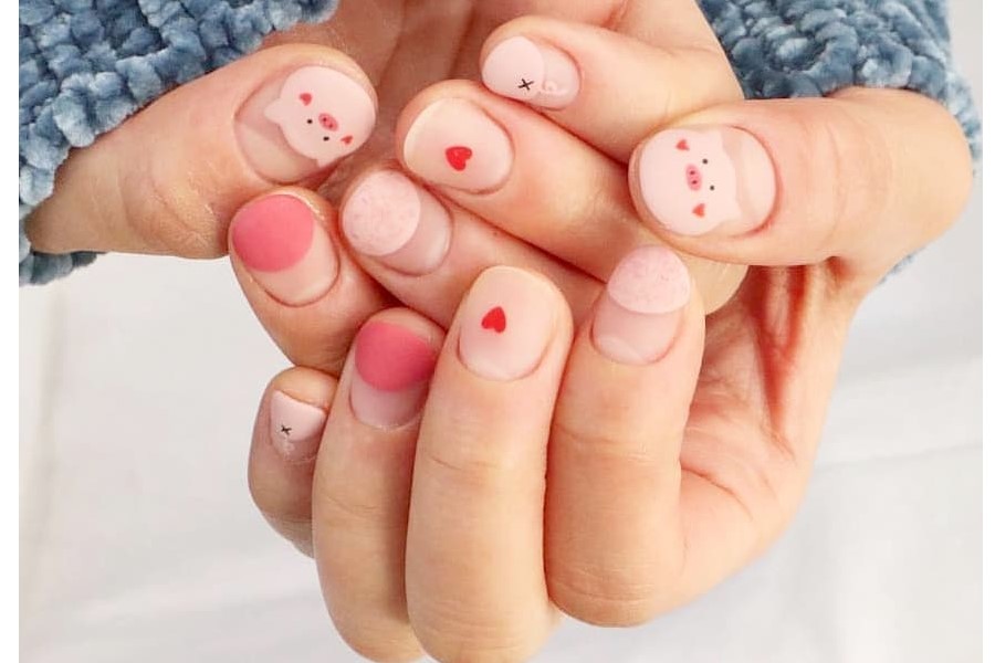 8 mẫu nail con heo đa dạng phong cách cho bạn nữ thoải mái chọn lựa