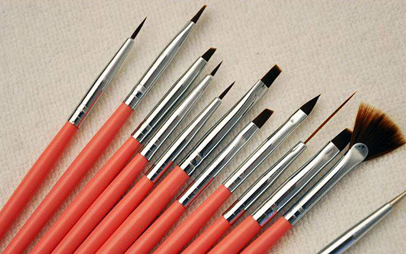 Các loại bút vẽ móng tay mà bạn cần nắm được