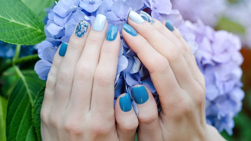 Những mẫu nail xanh nước biển trendy làm say lòng các cô nàng yêu đại dương   Báo Thái Nguyên điện tử